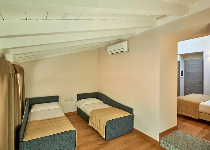 Hotel Centrale Szálloda Cernobbio