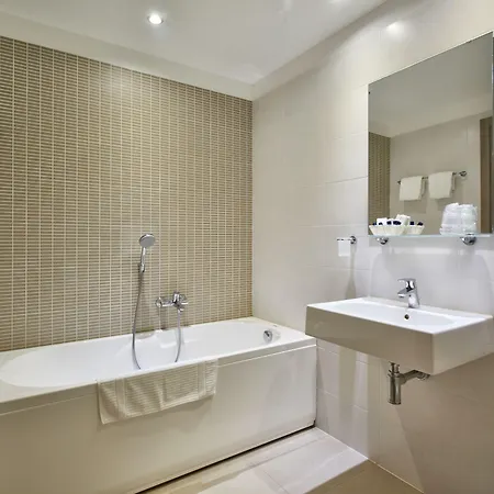 Hotel Centrale מלון 4*