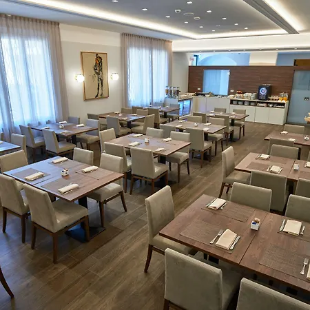 Hotel Centrale מלון צ'רנוביו