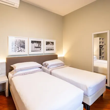 מלון Hotel Centrale 4*