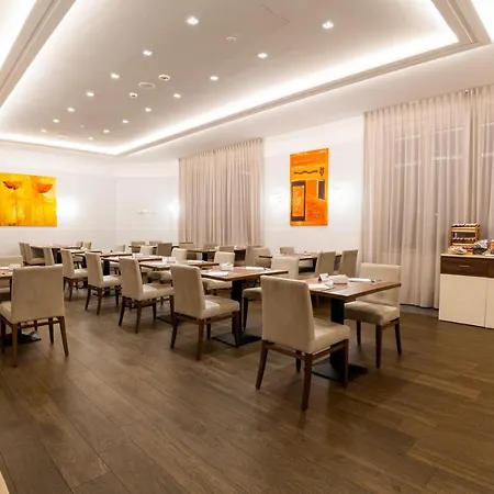 Hotel Centrale Τσερνόμπιο