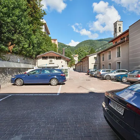 Hotel Centrale Τσερνόμπιο