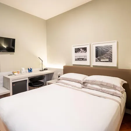 Hotel Centrale 4* Τσερνόμπιο