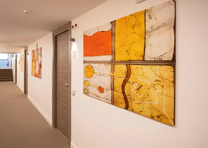 Hotel Centrale 4* Τσερνόμπιο
