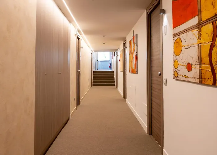 Hotel Centrale 4* Τσερνόμπιο
